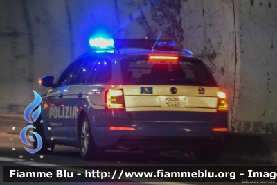 Skoda Octavia Wagon IV serie
Polizia di Stato
Polizia Stradale in servizio sulla rete autostradale di Autostrade per l'Italia
Seconda fornitura con la nuova livrea
Allestite Focaccia
Decorazione Grafica Artlantis
POLIZIA M0465
Parole chiave: Skoda Octavia_Wagon_IVserie POLIZIAM0465