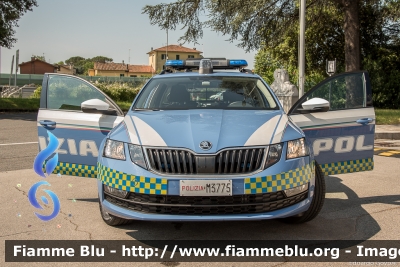 Skoda Octavia Wagon V serie
Polizia di Stato
Polizia Autostradale in servizio sulla rete Autostrade per l'Italia
Allestimento Focaccia
Decorazione Grafica Artlantis
Con nuova decorazione
POLIZIA M3775
Parole chiave: Skoda Octavia_Wagon_Vserie POLIZIAM3775