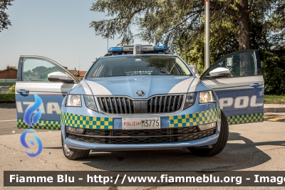 Skoda Octavia Wagon V serie
Polizia di Stato
Polizia Autostradale in servizio sulla rete Autostrade per l'Italia
Allestimento Focaccia
Decorazione Grafica Artlantis
Con nuova decorazione
POLIZIA M3775
Parole chiave: Skoda Octavia_Wagon_Vserie POLIZIAM3775