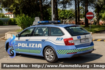 Skoda Octavia Wagon V serie
Polizia di Stato
Polizia Autostradale in servizio sulla rete Autostrade per l'Italia
Allestimento Focaccia
Decorazione Grafica Artlantis
Con nuova decorazione
POLIZIA M3775
Parole chiave: Skoda Octavia_Wagon_Vserie POLIZIAM3775