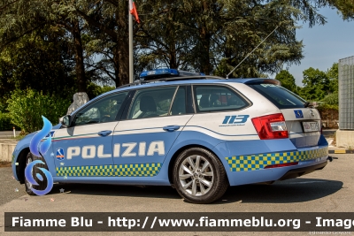 Skoda Octavia Wagon V serie
Polizia di Stato
Polizia Autostradale in servizio sulla rete Autostrade per l'Italia
Allestimento Focaccia
Decorazione Grafica Artlantis
Con nuova decorazione
POLIZIA M3775
Parole chiave: Skoda Octavia_Wagon_Vserie POLIZIAM3775