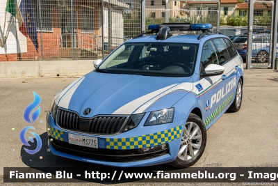 Skoda Octavia Wagon V serie
Polizia di Stato
Polizia Autostradale in servizio sulla rete Autostrade per l'Italia
Allestimento Focaccia
Decorazione Grafica Artlantis
Con nuova decorazione
POLIZIA M3775
Parole chiave: Skoda Octavia_Wagon_Vserie POLIZIAM3775