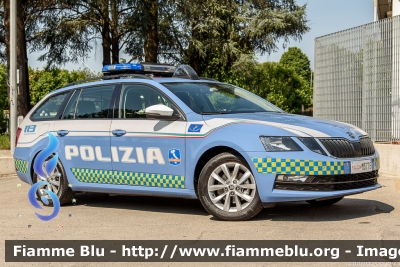 Skoda Octavia Wagon V serie
Polizia di Stato
Polizia Autostradale in servizio sulla rete Autostrade per l'Italia
Allestimento Focaccia
Decorazione Grafica Artlantis
Con nuova decorazione
POLIZIA M3775
Parole chiave: Skoda Octavia_Wagon_Vserie POLIZIAM3775