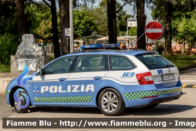 Skoda Octavia Wagon V serie
Polizia di Stato
Polizia Autostradale in servizio sulla rete Autostrade per l'Italia
Allestimento Focaccia
Decorazione Grafica Artlantis
Con nuova decorazione
POLIZIA M3775
Parole chiave: Skoda Octavia_Wagon_Vserie POLIZIAM3775