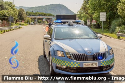 Skoda Octavia Wagon V serie
Polizia di Stato
Polizia Autostradale in servizio sulla rete Autostrade per l'Italia
Allestimento Focaccia
Decorazione Grafica Artlantis
Con nuova decorazione
POLIZIA M3775
Parole chiave: Skoda Octavia_Wagon_Vserie POLIZIAM3775