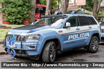 Jeep Grand Cherokee IV serie restyle
Polizia di Stato
Reparto Mobile
POLIZIA M4222
Parole chiave: Jeep Grand_Cherokee_IVserie_restyle POLIZIAM4222 Festa_della_Repubblica_2024