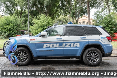 Jeep Grand Cherokee IV serie restyle
Polizia di Stato
Reparto Mobile
POLIZIA M4222
Parole chiave: Jeep Grand_Cherokee_IVserie_restyle POLIZIAM4222 Festa_della_Repubblica_2024