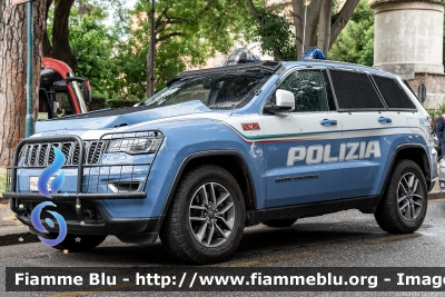 Jeep Grand Cherokee IV serie restyle
Polizia di Stato
Reparto Mobile
POLIZIA M4987
Parole chiave: Jeep Grand_Cherokee_IVserie_restyle POLIZIAM4987 Festa_della_Repubblica_2024