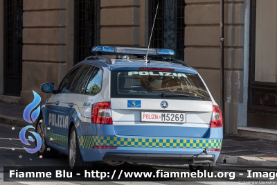 Skoda Octavia Wagon V serie
Polizia di Stato
Polizia Stradale
Allestimento Focaccia
POLIZIA M5269
Parole chiave: Skoda Octavia_Wagon_Vserie POLIZIAM5269