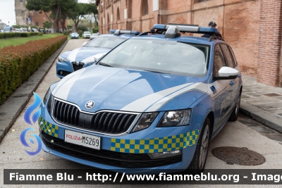 Skoda Octavia Wagon V serie
Polizia di Stato
Polizia Stradale
Allestimento Focaccia
POLIZIA M5269
Parole chiave: Skoda Octavia_Wagon_Vserie POLIZIAM5269  Festa_della_Polizia_2023