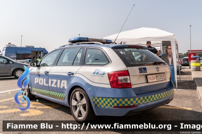 Skoda Octavia Wagon V serie
Polizia di Stato
Polizia Stradale
Allestimento Focaccia
POLIZIA M5303
Parole chiave: Skoda Octavia_Wagon_Vserie POLIZIAM5303