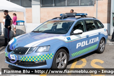 Skoda Octavia Wagon V serie
Polizia di Stato
Polizia Stradale
Allestimento Focaccia
POLIZIA M5303
Parole chiave: Skoda Octavia_Wagon_Vserie POLIZIAM5303