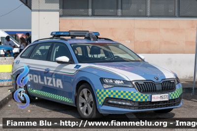 Skoda Superb Wagon III serie restyle
Polizia di Stato
Polizia Stradale
POLIZIA M6370
Parole chiave: Skoda Superb_Wagon_IIIserie_restyle POLIZIAM6370