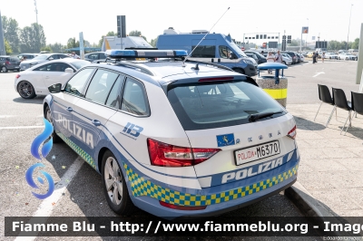 Skoda Superb Wagon III serie restyle
Polizia di Stato
Polizia Stradale
POLIZIA M6370
Parole chiave: Skoda Superb_Wagon_IIIserie_restyle POLIZIAM6370