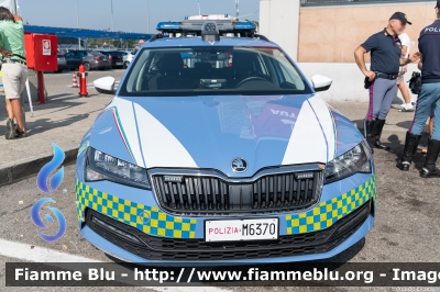 Skoda Superb Wagon III serie restyle
Polizia di Stato
Polizia Stradale
POLIZIA M6370
Parole chiave: Skoda Superb_Wagon_IIIserie_restyle POLIZIAM6370