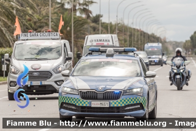 Skoda Superb Wagon III serie restyle
Polizia di Stato
Polizia Stradale
in scorta al Giro d'Italia 2023
Auto 2
POLIZIA M6371
Parole chiave: Skoda Superb Wagon III serie restyle POLIZIAM6371