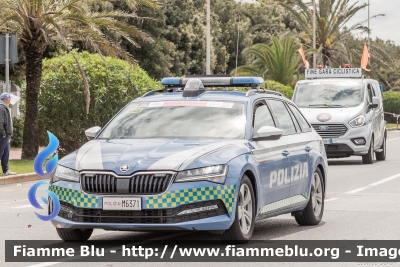 Skoda Superb Wagon III serie restyle
Polizia di Stato
Polizia Stradale
in scorta al Giro d'Italia 2023
Auto 2
POLIZIA M6371
Parole chiave: Skoda Superb Wagon III serie restyle POLIZIAM6371