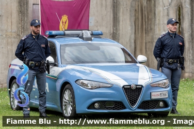 Alfa Romeo Nuova Giulia
Polizia di Stato
Squadra Volante
Allestimento FCA
POLIZIA M7667
Parole chiave: Alfa-Romeo Nuova_Giulia POLIZIAM7667