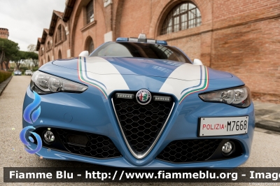 Alfa-Romeo Nuova Giulia
Polizia di Stato
Squadra Volante
Allestimento FCA
POLIZIA M7668
Parole chiave: Alfa-Romeo Nuova_Giulia POLIZIAM7668  Festa_della_Polizia_2023