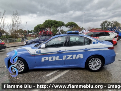 Alfa-Romeo Nuova Giulia
Polizia di Stato
Polizia Stradale
in scorta alla Tirreno-Adriatico 2023
POLIZIA M7734
Parole chiave: Alfa-Romeo Nuova_Giulia POLIZIAM7734