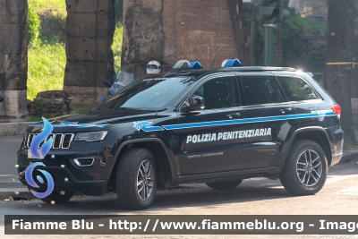 Jeep Grand Cherokee IV serie restyle
Polizia Penitenziaria
Servizio Traduzioni e Piantonamenti
Allestimento Autocarrozzeria Moderna
POLIZIA PENITENZIARIA 006 AH
Parole chiave: Jeep Grand_Cherokee_IVserie_restyle POLIZIAPENITENZIARIA006AH