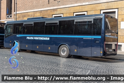 Iveco Crossway
Polizia Penitenziaria
POLIZIA PENITENZIARIA 461 AG
Parole chiave: Iveco Crossway POLIZIAPENITENZIARIA461AG