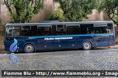 Iveco Crossway
Polizia Penitenziaria
POLIZIA PENITENZIARIA 461 AG
Parole chiave: Iveco Crossway POLIZIAPENITENZIARIA461AG