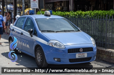 Fiat Grande Punto
Polizia di Stato
POLIZIA H4539
Parole chiave: Fiat Grande_Punto POLIZIAH4539 Air_Show_2018