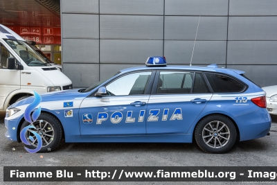 Bmw 320 F31 Touring
Polizia di Stato
Polizia Stradale in servizio sulla rete autostradale di Autostrade per l'Italia
Autovettura allestita Marazzi
Decorazione Grafica Artlantis
POLIZIA H8906
Parole chiave: Bmw 320_F31_Touring POLIZIAH8906 Motor_Show_2017