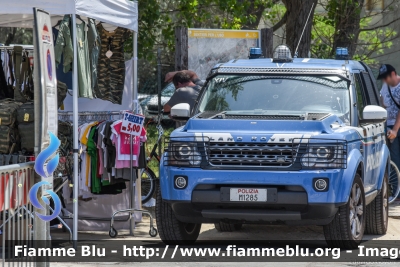 Land Rover Discovery 4
Polizia di Stato
Reparto Mobile
Allestimento Marazzi 
Decorazione Grafica Artlantis
POLIZIA M1285
Parole chiave: Land-Rover Discovery_4 POLIZIAM1285 Air_Show_2018