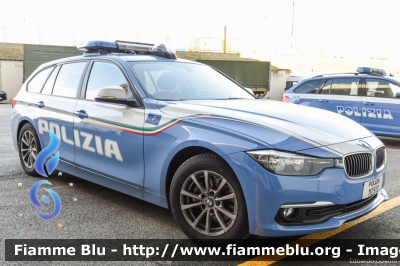 BMW 318 Touring F31 II restyle
Polizia di Stato
Polizia Stradale
Allestita Marazzi
Polizia M2513
Parole chiave: BMW 318_Touring_F31_IIrestyle PoliziaM2513 Motor_Show_2017