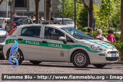 Fiat Punto VI serie
Polizia Locale
Comune di Milano
Allestimento Focaccia
Numero Automezzo: 1026
POLIZIA LOCALE YA 698 AB
Parole chiave: Fiat Punto_VIserie POLIZIALOCALEYA698AB