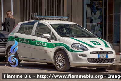 Fiat Punto VI serie
Polizia Locale
Comune di Milano
Allestimento Focaccia
Numero Automezzo: 1036
POLIZIA LOCALE YA 705 AB
Parole chiave: Fiat Punto_VIserie POLIZIALOCALEYA705AB