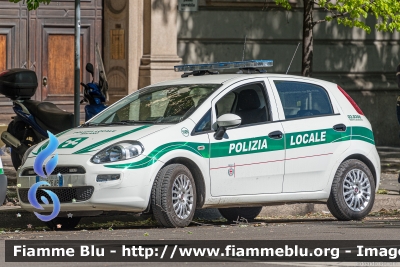 Fiat Punto VI serie
Polizia Locale
Comune di Milano
Allestimento Focaccia
Numero Automezzo: 1086
POLIZIA LOCALE YA 646 AB
Parole chiave: Fiat Punto_VIserie POLIZIALOCALEYA646AB