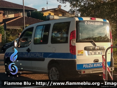 Fiat Doblò II serie
Polizia Municipale Ravenna
POLIZIA LOCALE YA 202 AB
Parole chiave: Fiat Doblò_IIserie POLIZIALOCALEYA202AB