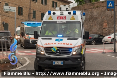 Mercedes-Benz Sprinter 4x4 III serie restyle
Misericordia di Peccioli (PI)
Allestita Nepi
Codice Automezzo: 25
Parole chiave: Mercedes-Benz Sprinter_4x4_IIIserie_restyle Ambulanza