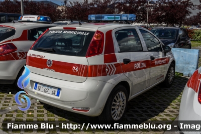 Fiat Punto VI serie
Polizia Municipale Livorno
POLIZIA LOCALE YA 447 AN
Parole chiave: Fiat Punto_VIserie POLIZIALOCALEYA447AN