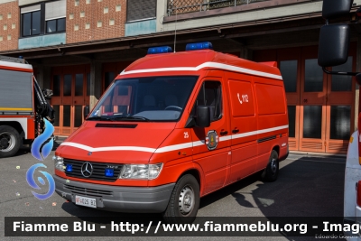 Mercedes-Benz Sprinter I serie
Vigili del Fuoco
Corpo Permanente di Bolzano
Berufsfeuerwehr Bozen
Sommozzatori
VF 025 BZ
Parole chiave: Mercedes-Benz Sprinter_Iserie VF025BZ