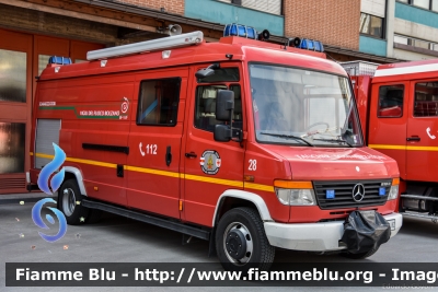 Mercedes-Benz Vario 812D
Vigili del Fuoco
Corpo Permanente di Bolzano
Berufsfeuerwehr Bozen
Sommozzatori
VF 028 BZ
Parole chiave: Mercedes-Benz Vario_812D VF028BZ