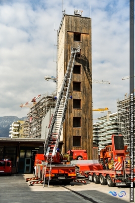 Iveco 140-25
Vigili del Fuoco
Corpo Permanente di Bolzano
Berufsfeuerwehr Bozen
AutoScala da 30 metri allestimento Magirus
VF 063 BZ
Parole chiave: Iveco 140-25 VF063BNBZ