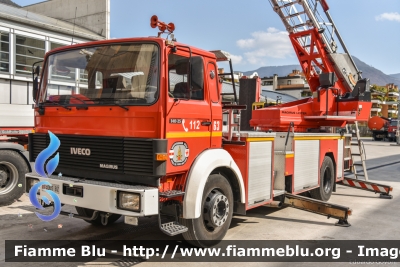 Iveco 140-25
Vigili del Fuoco
Corpo Permanente di Bolzano
Berufsfeuerwehr Bozen
AutoScala da 30 metri allestimento Magirus
VF 063 BZ
Parole chiave: Iveco 140-25 VF063BNBZ