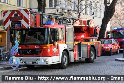 Mercedes-Benz Econic II serie
Vigili del Fuoco
Corpo Permanente di Bolzano
Berufsfeuerwehr Bozen
AutoScala da 32 metri allestimento Metz
VF 064 BZ
Parole chiave: Mercedes-Benz Econic_IIserie VF064BZ