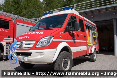 Mantra Sprinter 4x4 III serie
Vigili del Fuoco
Unione Distrettuale Alta Val Venosta
Corpo Volontario di Solda (BZ)
Freiwillige Feuerwehr Sulden
Allestito Brandshutz
VF 0HH BZ
Parole chiave: Mantra Sprinter_4x4_IIIserie VF0HHBZ