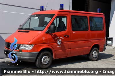 Mercedes-Benz Sprinter I serie
Vigili del Fuoco
Unione Distrettuale di Bolzano
Corpo Volontario di San Genesio Atesino(BZ)
Freiwillige Feuerwehr Jenesien
VF 0VC BZ
Parole chiave: Mercedes-Benz Sprinter_Iserie VF0VCBZ Civil_Protect_2018