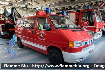 Volkswagen Transporter T4
Vigili del Fuoco
Unione Distrettuale Merano
Corpo Volontario di Naturno (BZ)
Freiwillige Feuerwehr Naturns 
VF 0XR BZ
Parole chiave: Volkswagen Transporter_T4 VF0XRBZ