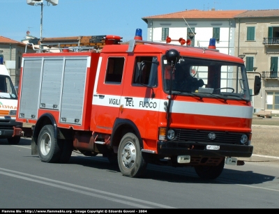 Iveco OM 79-13
Vigili del Fuoco
Comando Provinciale di Pisa
AutoPompaSerbatoio
VF 12863
Parole chiave: Iveco OM 79-13 VF12863 