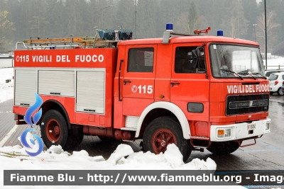 Iveco 160
Vigili del Fuoco
Comando Provinciale di Verbano Cusio Ossola
Distaccamento Volontario di Santa Maria Maggiore
Allestimento Baribbi
VF 13214
Parole chiave: Iveco 160 VF13214 Santa_Barbara_2019