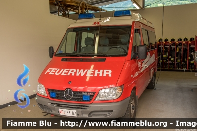 Mercedes-Benz Sprinter II serie
Vigili del Fuoco
Unione Distrettuale Alta Val Venosta
Corpo Volontario di Sluderno (BZ)
Freiwillige Feuerwehr Schluderns
Allestito Kofler
VF 15A BZ
Parole chiave: Mercedes-Benz Sprinter_IIserie VF15ABZ