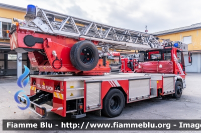 Iveco EuroFire 150E27 I serie
Vigili del Fuoco
Comando Provinciale di Lucca
AutoScala da 32 metri allestimento Iveco-Magirus
VF 19429
Parole chiave: Iveco EuroFire_150E27_Iserie VF19429