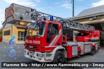 Iveco EuroFire 150E27 I serie
Vigili del Fuoco
Comando Provinciale di Lucca
AutoScala da 32 metri allestimento Iveco-Magirus
VF 19429
Parole chiave: Iveco EuroFire_150E27_Iserie VF19429